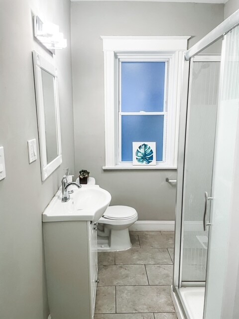 Building Photo - 618 S Hanley Rd