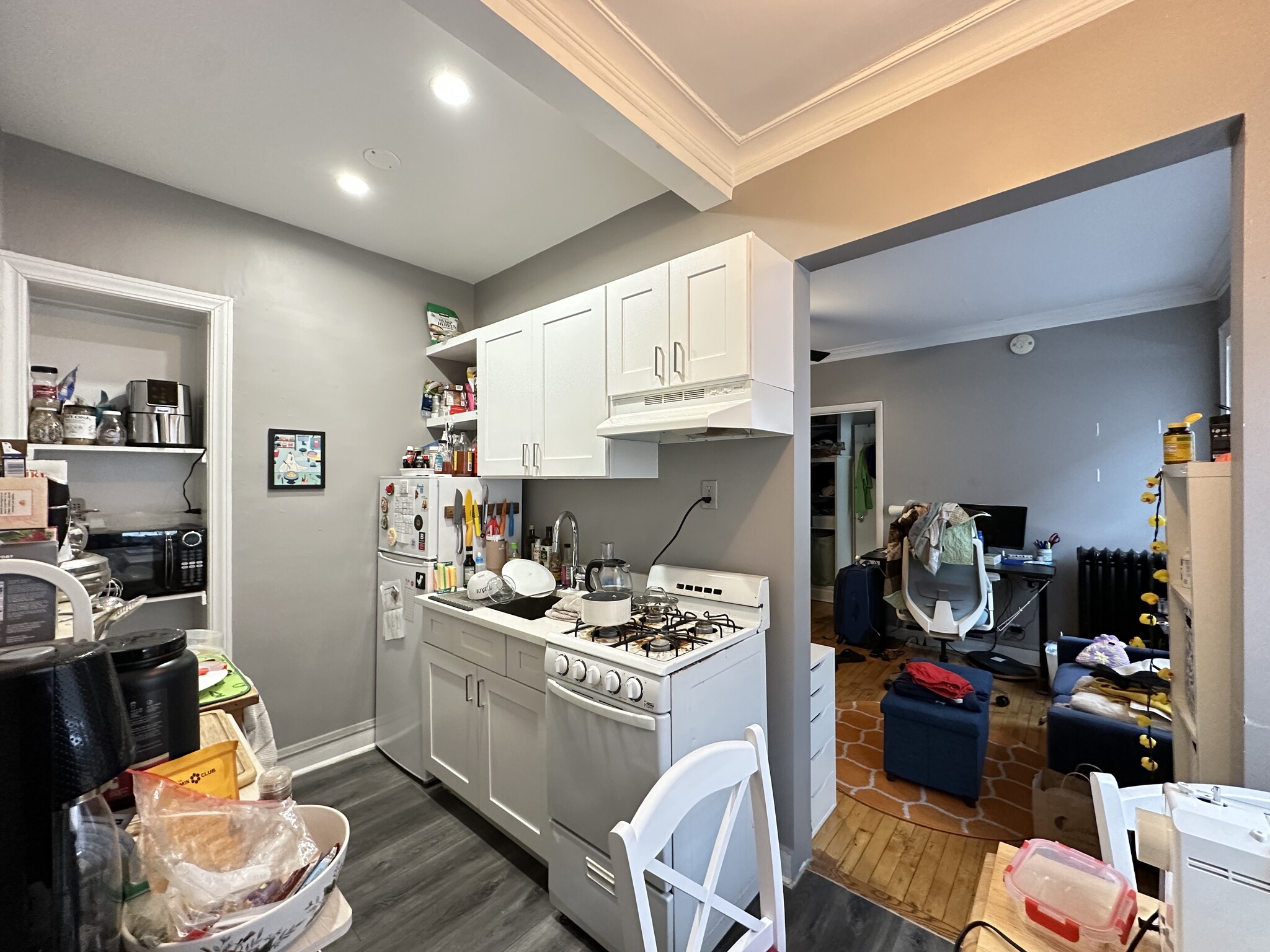 Building Photo - 5516 N Kenmore Ave