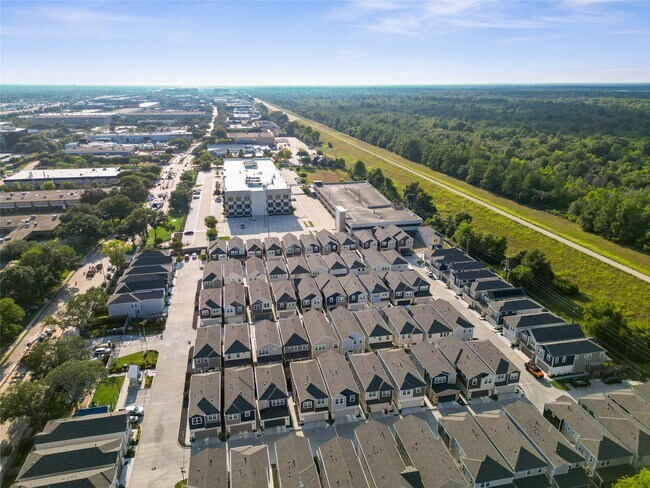 Building Photo - 1519 Beach Oak Dr