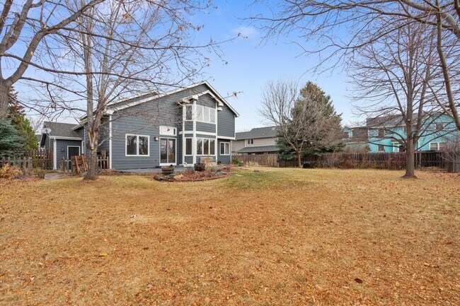 Building Photo - Enjoy the Best of Fort Collins!