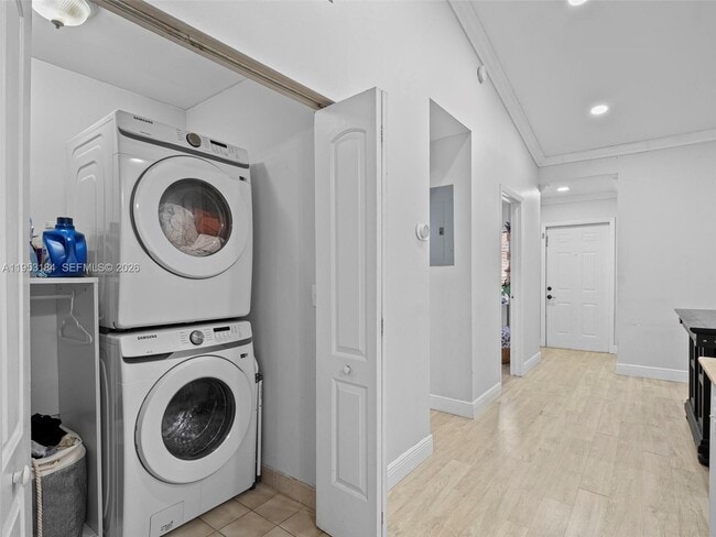 Building Photo - 11065 NW 38th Pl