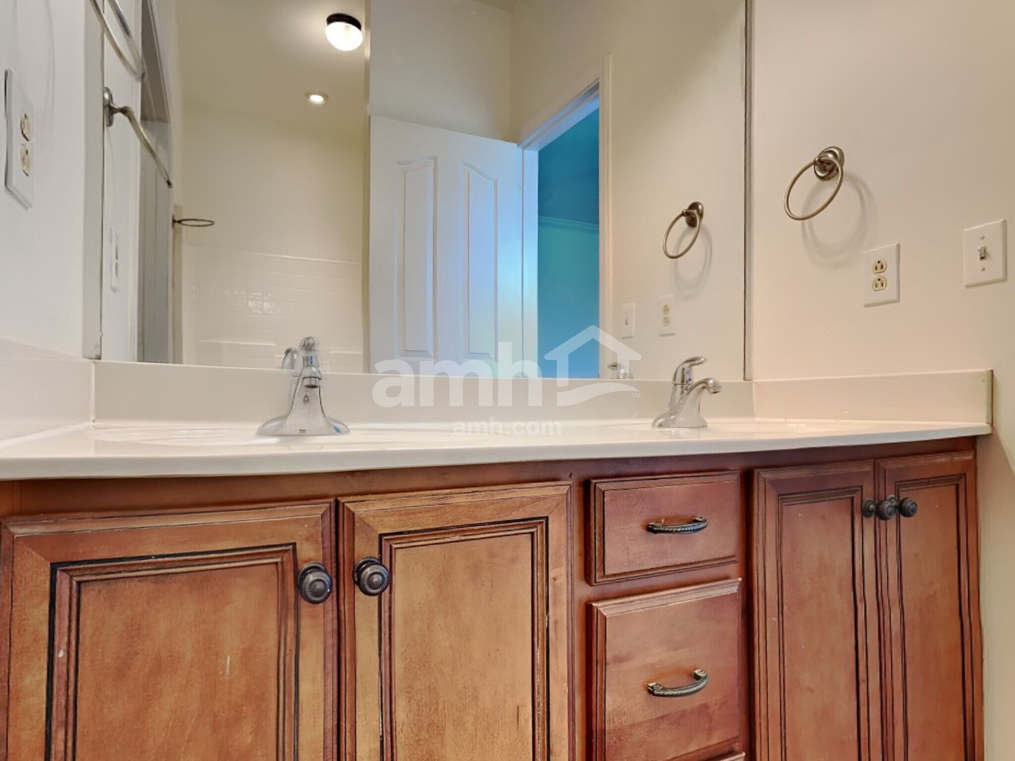 Building Photo - 3013 Community Cir