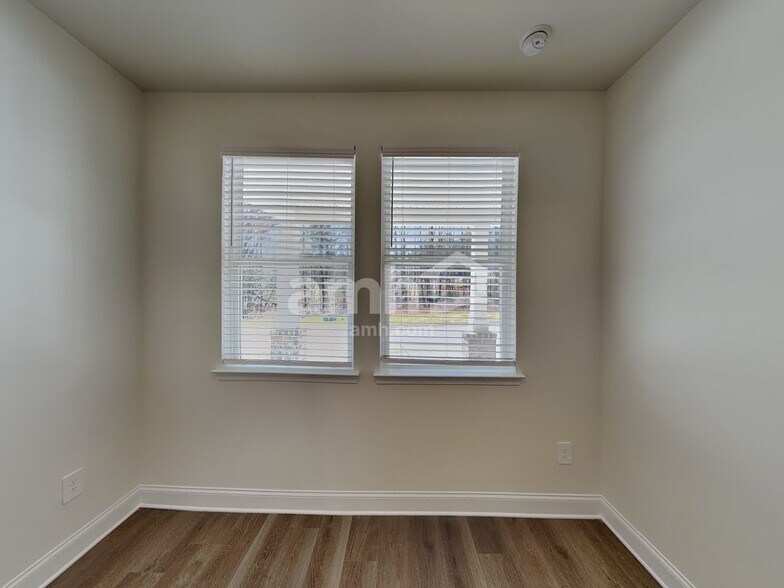 Building Photo - 3662 Creek View Cir