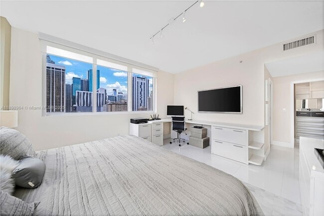 Building Photo - 253 NE 2nd St