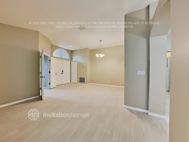 Building Photo - 2609 Brookville Dr