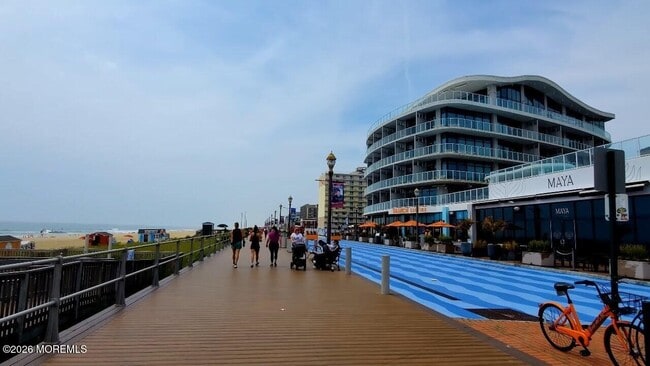 Building Photo - 246 7th Ave