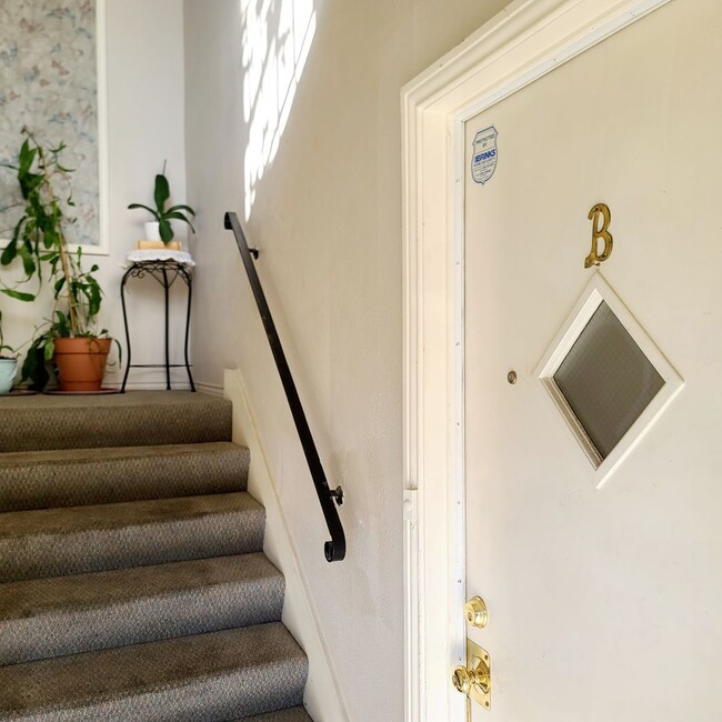 Building Photo - Spacious 2-Bedroom, 2-Bath Condo near SMU ...