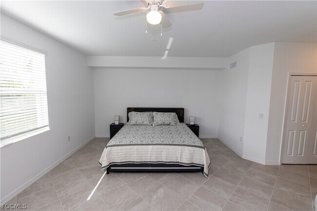 Building Photo - 16572 Kingwood Ln