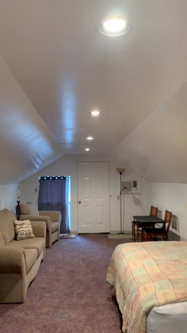 Primary Photo - 306 Chastain Rd