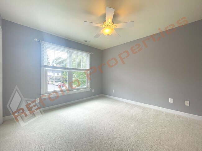 Building Photo - Fantastic Location! Beautiful 2 Bedroom 2....