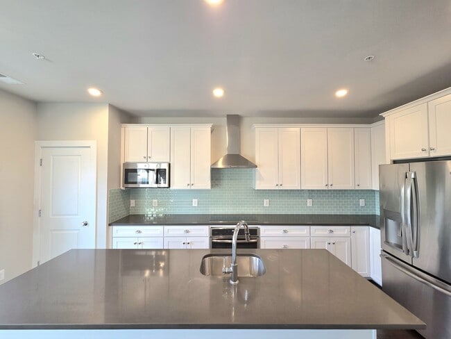 Building Photo - 820 Fern Pl NW