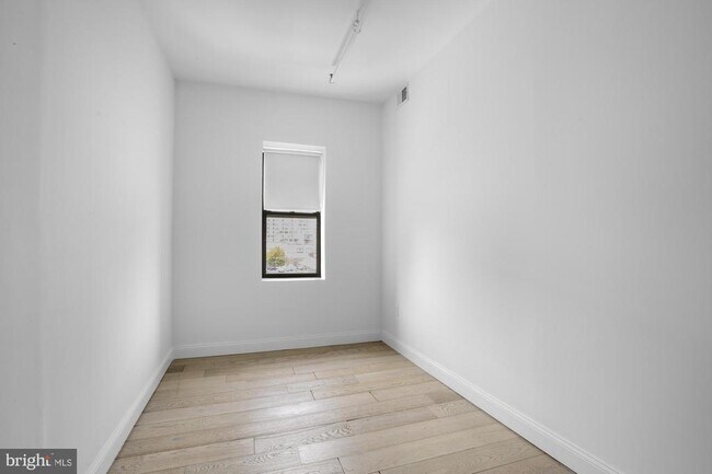 Building Photo - 301 Spring Garden St