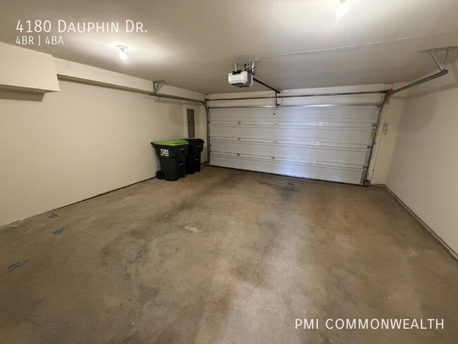Building Photo - 4180 Dauphin Dr