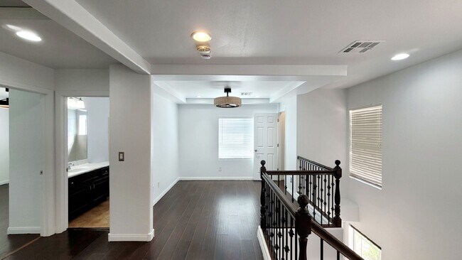 Building Photo - Lydian Ct  - 3 bedrooms , 2.5 bath, 1864 SQFT