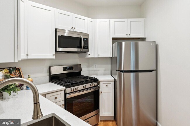 Building Photo - 13085 Autumn Woods Way