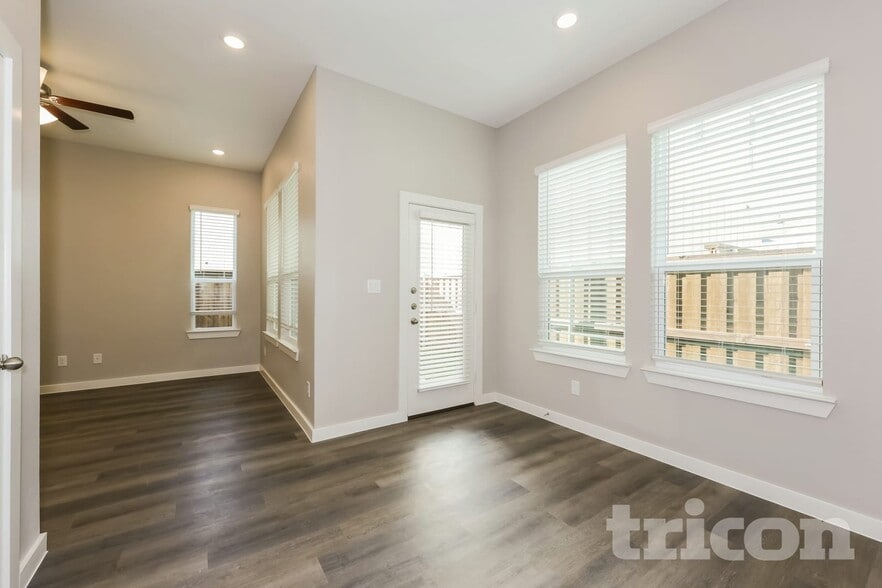 Building Photo - 4301 Stonybrook Rd