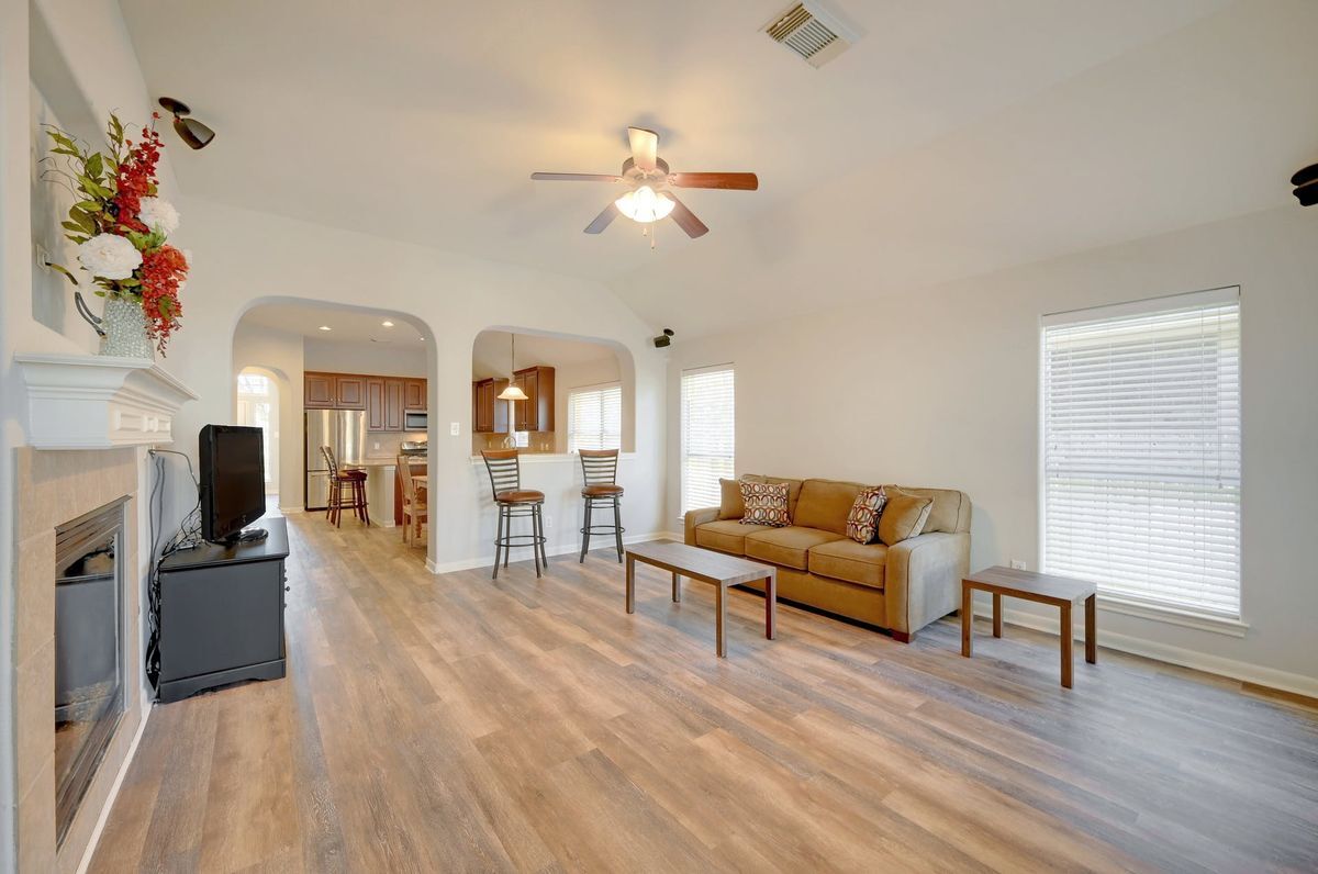 Building Photo - 2605 Salorn Way