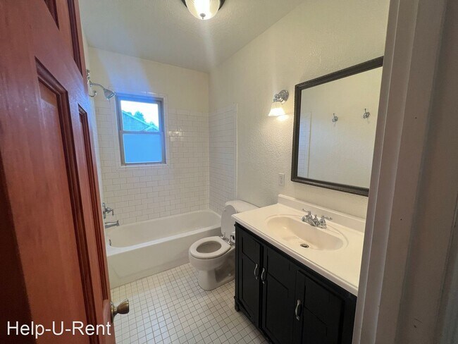 Building Photo - 2 br, 1 bath House - 1443 N Canyon St