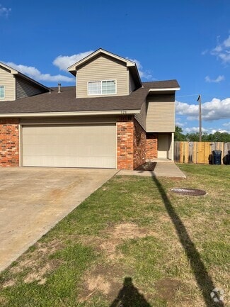 Building Photo - 530 Westwood Ct