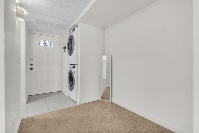 Building Photo - 324 Tangelo