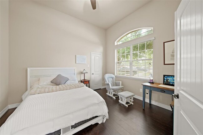 Building Photo - 2402 Via Montesano