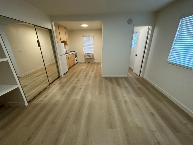 Building Photo - 5541 Laurel Canyon Blvd