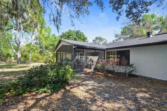 Building Photo - 3636 Lake Buynak Rd