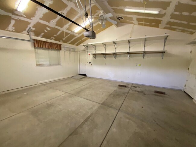 Building Photo - Spacious home in Green Acres coming soon!