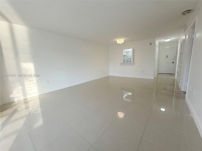 Building Photo - 3849 NE 169th St