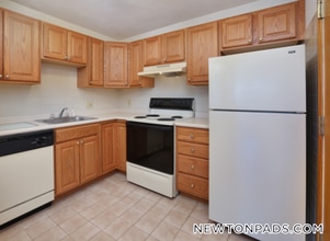 Building Photo - 276 Grove St