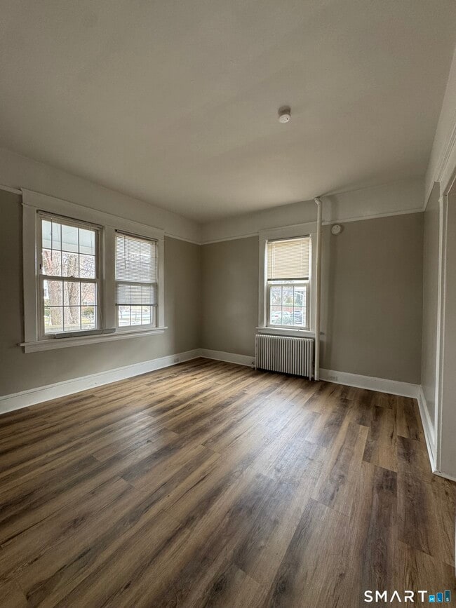 Building Photo - 7 Bridge St