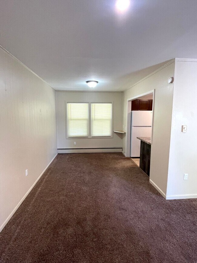 Building Photo - Spacious 2+ Bedroom Duplex Unit in Richlan...