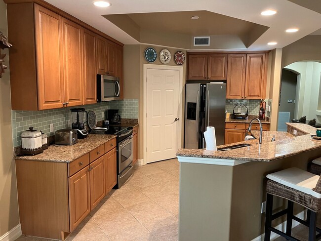 Building Photo - Stunning 3 bedroom Condo in Hammock Bay......
