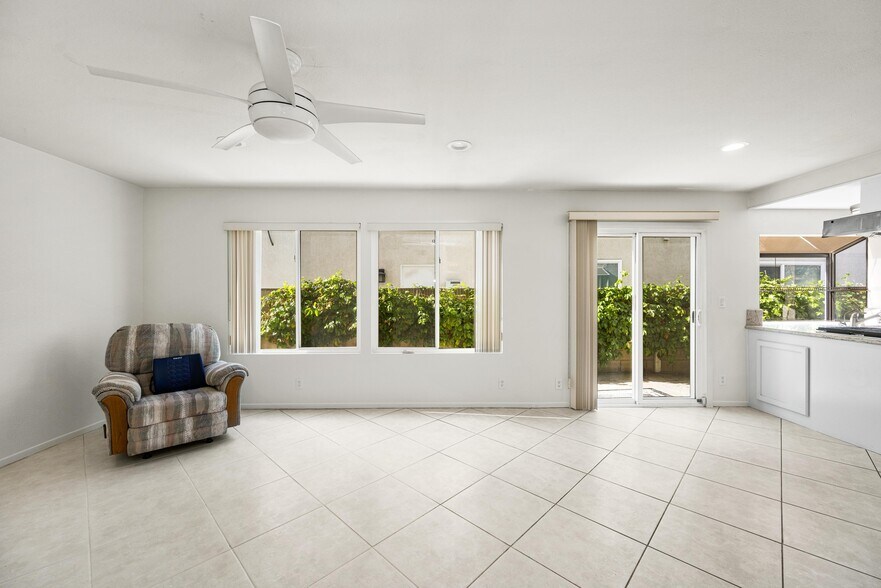 Building Photo - 24681 Creekview Dr