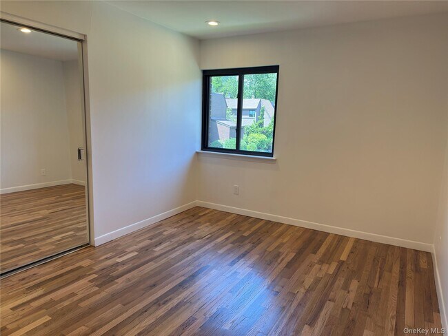 Building Photo - 15 Old Field