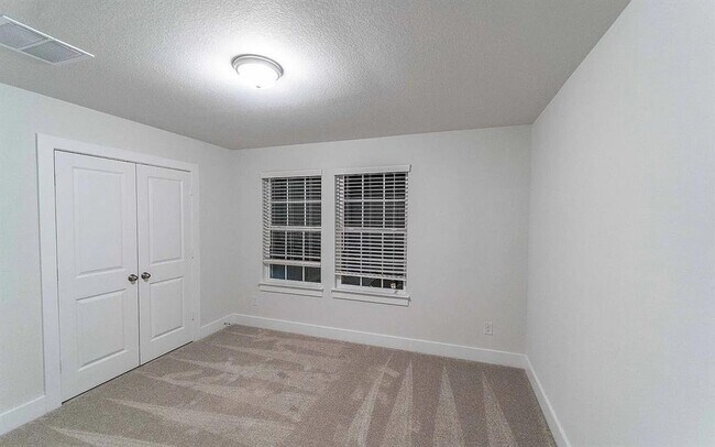 Building Photo - 213 Alicante Ln