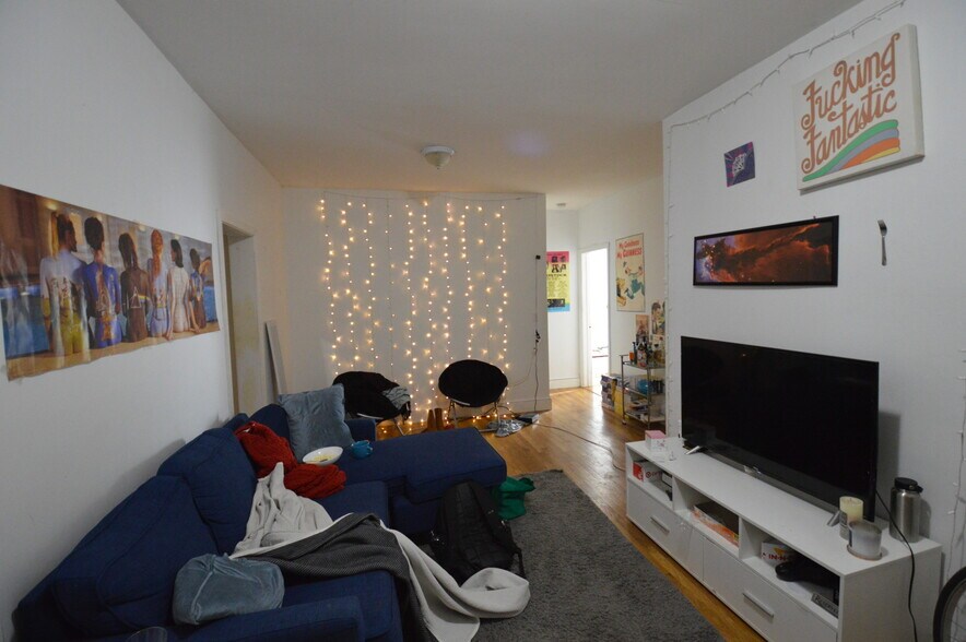 Building Photo - 56 Egmont St