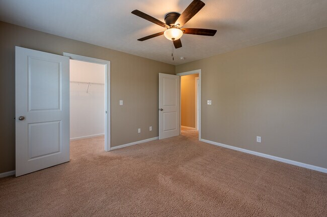 Building Photo - 536 Bunchgrass St