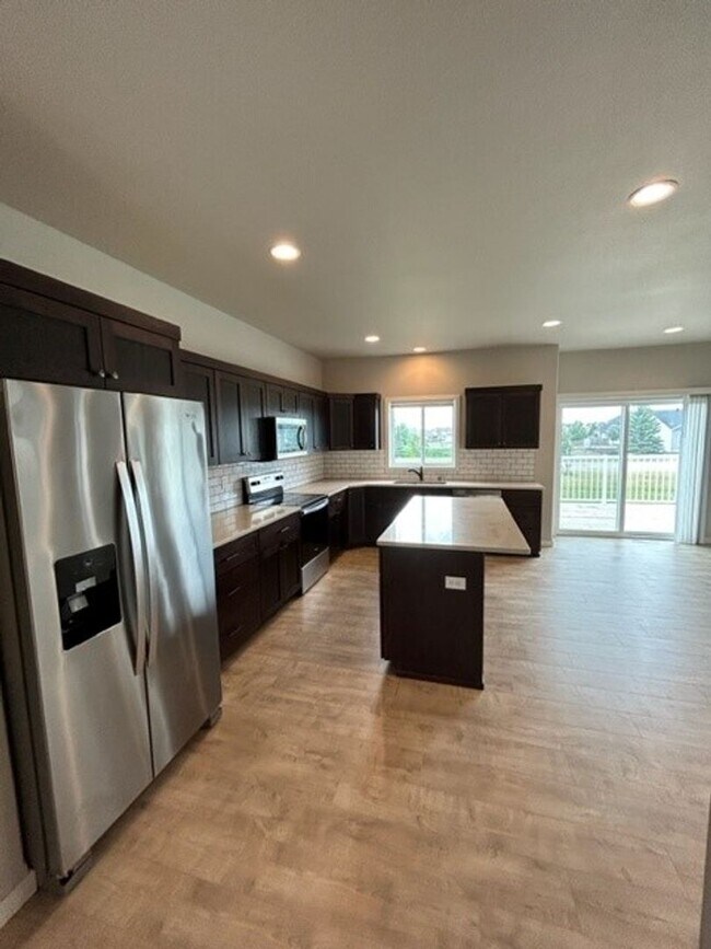 Primary Photo - 3027 39th Ave S