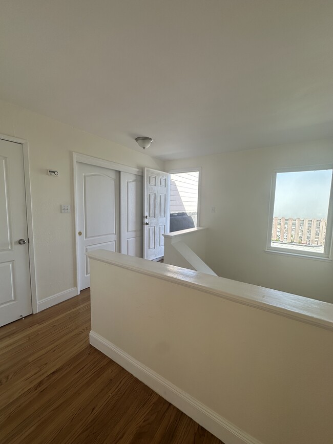 Building Photo - 324 Frankfort St
