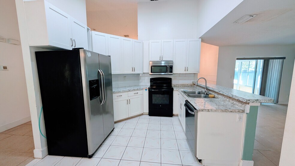 Building Photo - 12020 Fruitwood Dr