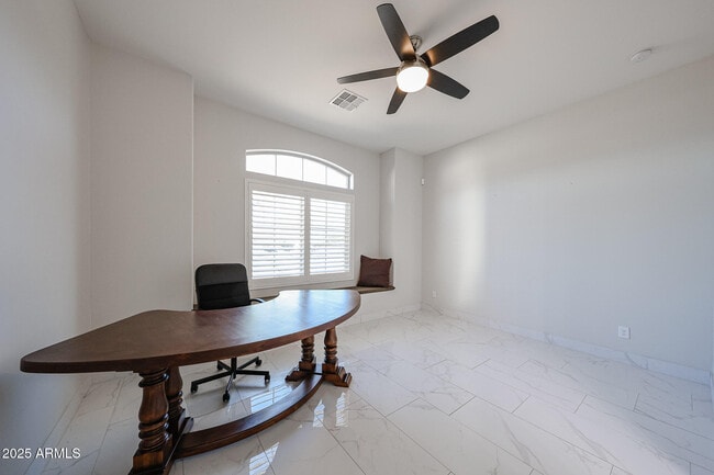 Building Photo - 6327 E Dixileta Dr