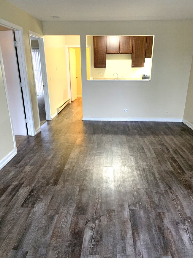 living room towards kitchen - 424 Wisconsin St