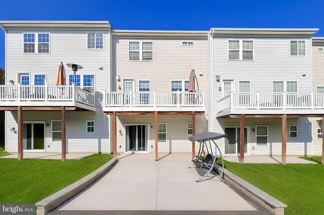 Building Photo - 21493 Willow Breeze Sq