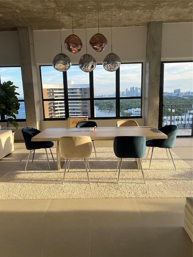 Building Photo - 780 NE 69th St