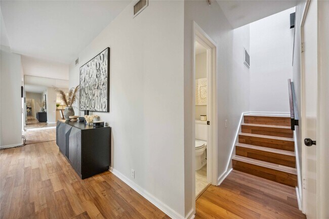 Building Photo - 3 Litchfield Ln