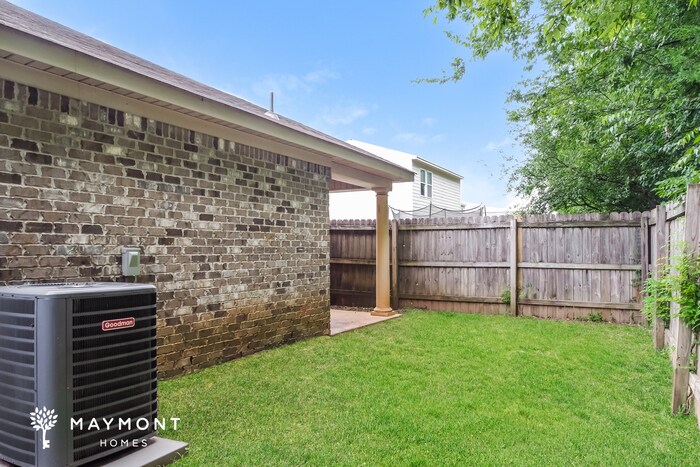 Building Photo - 243 Bermuda Lakes Dr