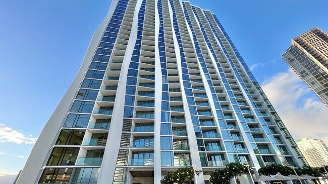 Building Photo - HIGH FLOOR 1BD UNIT AT THE LUXURIOUS KOULA...