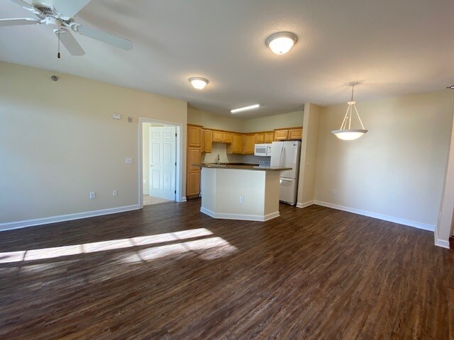 Building Photo - 14100 Pinnacle Pointe Dr