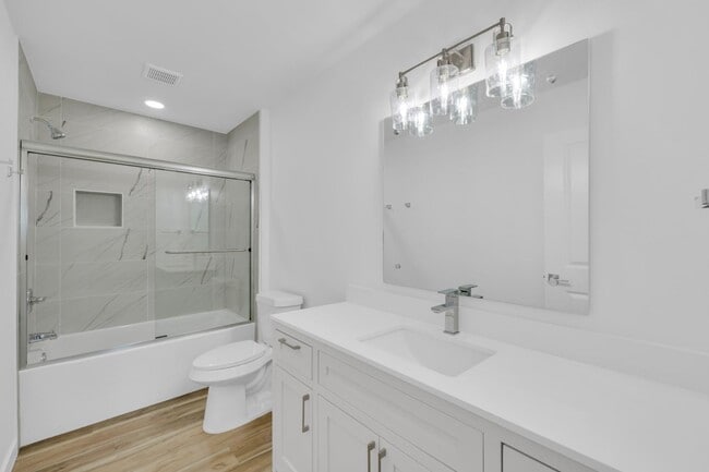 Building Photo - 2515 Gamez Dr